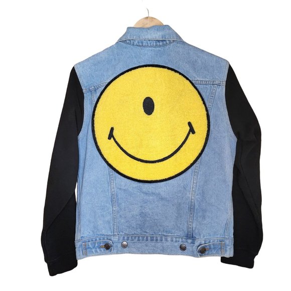 Too Ugly For L.A. Light Blue Denim One-Eyed Smiley Face Trucker Style Jacket - Picture 3 of 6